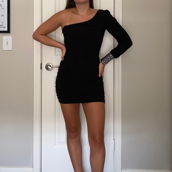 Deb Dresses & Skirts - Deb black one sleeve bodycon mini dress